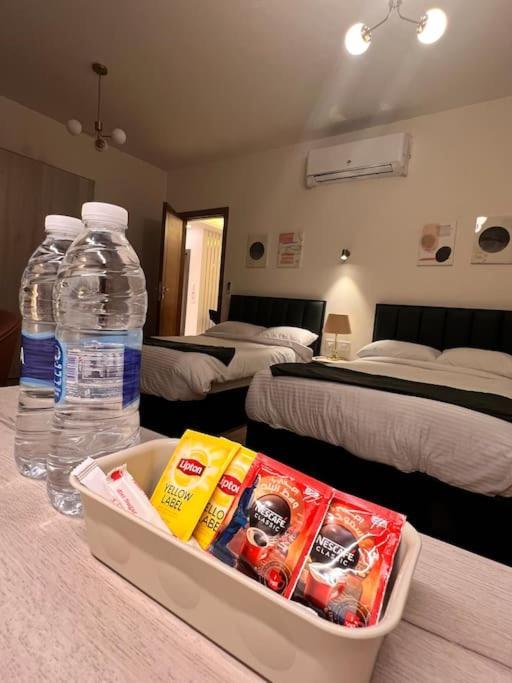 White Palace Served 32 * Cairo