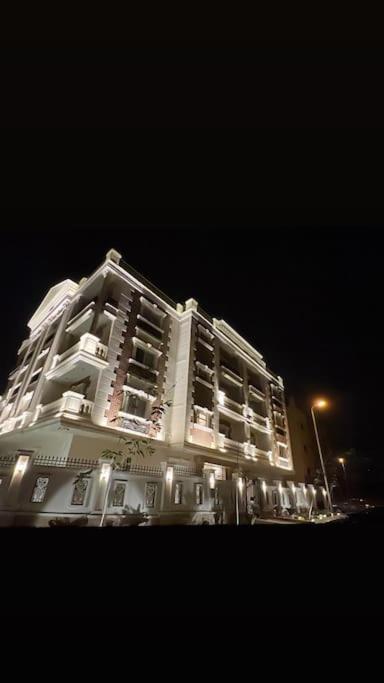 White Palace Served 32