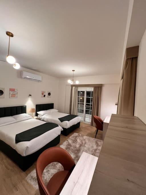 Apartment White Palace Served 32 *