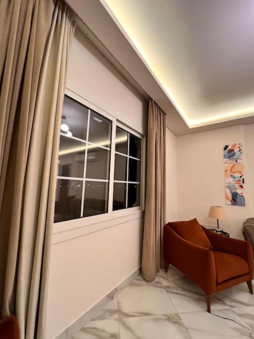 Apartment White Palace Served 32 *