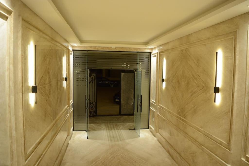 Apartment White Palace Served 32